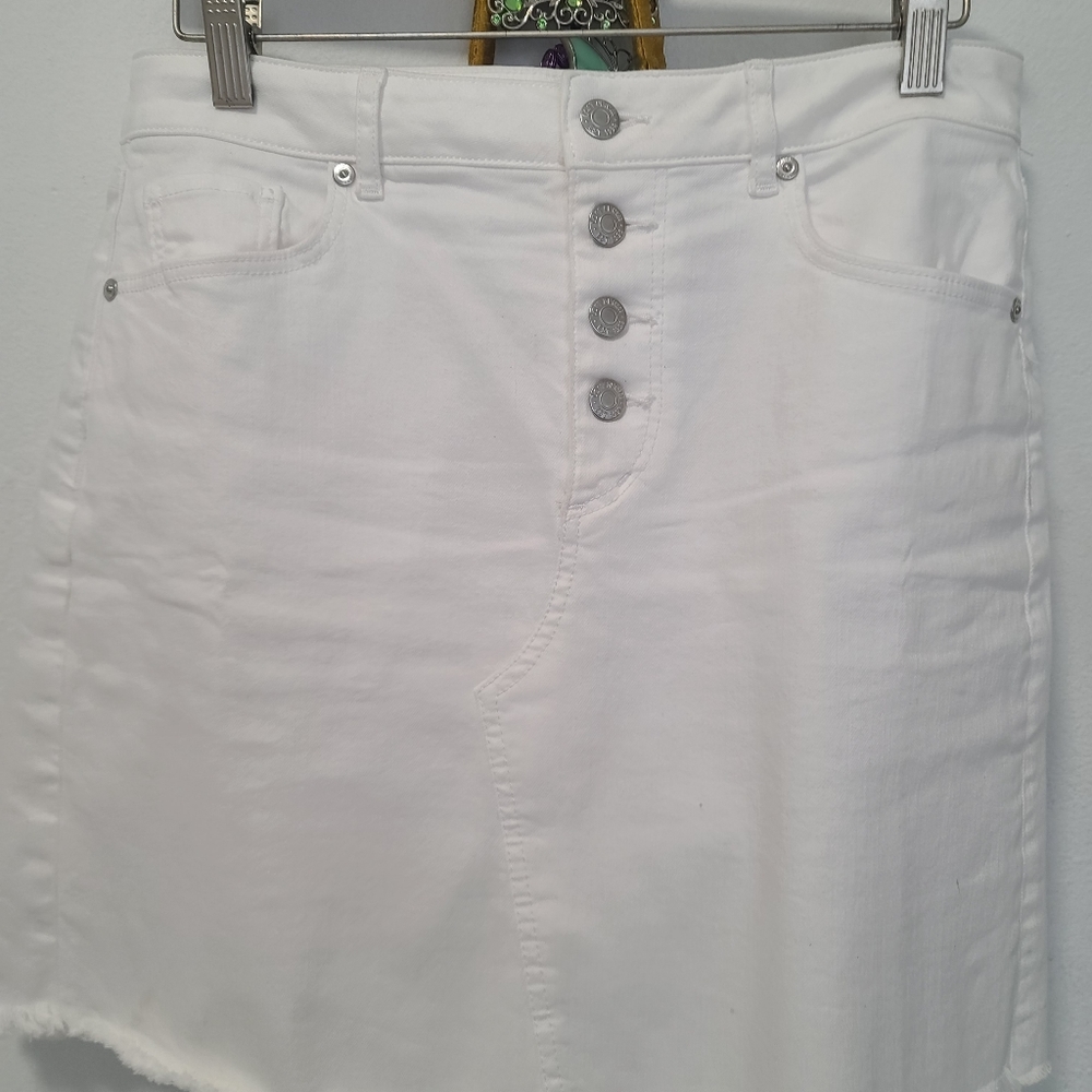 White jean mini